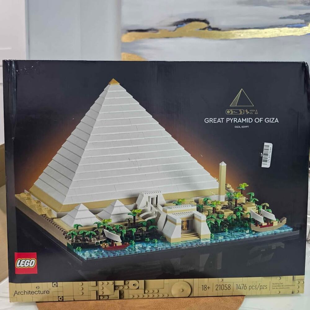 LEGO Architecture Great Pyramid of Giza 21058 – 1,476 Pieces Open Box.